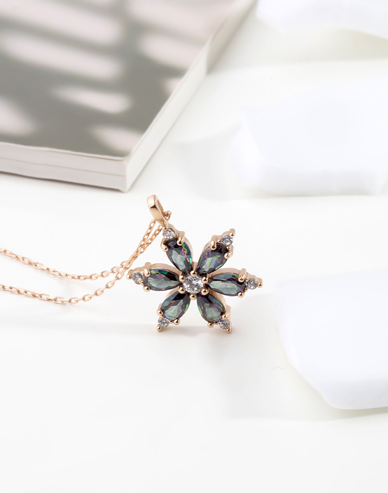 Gümüş Nergis Çiçeği Kolye MİSTİK TOPAZ