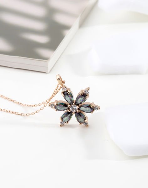 Gümüş Nergis Çiçeği Kolye MİSTİK TOPAZ