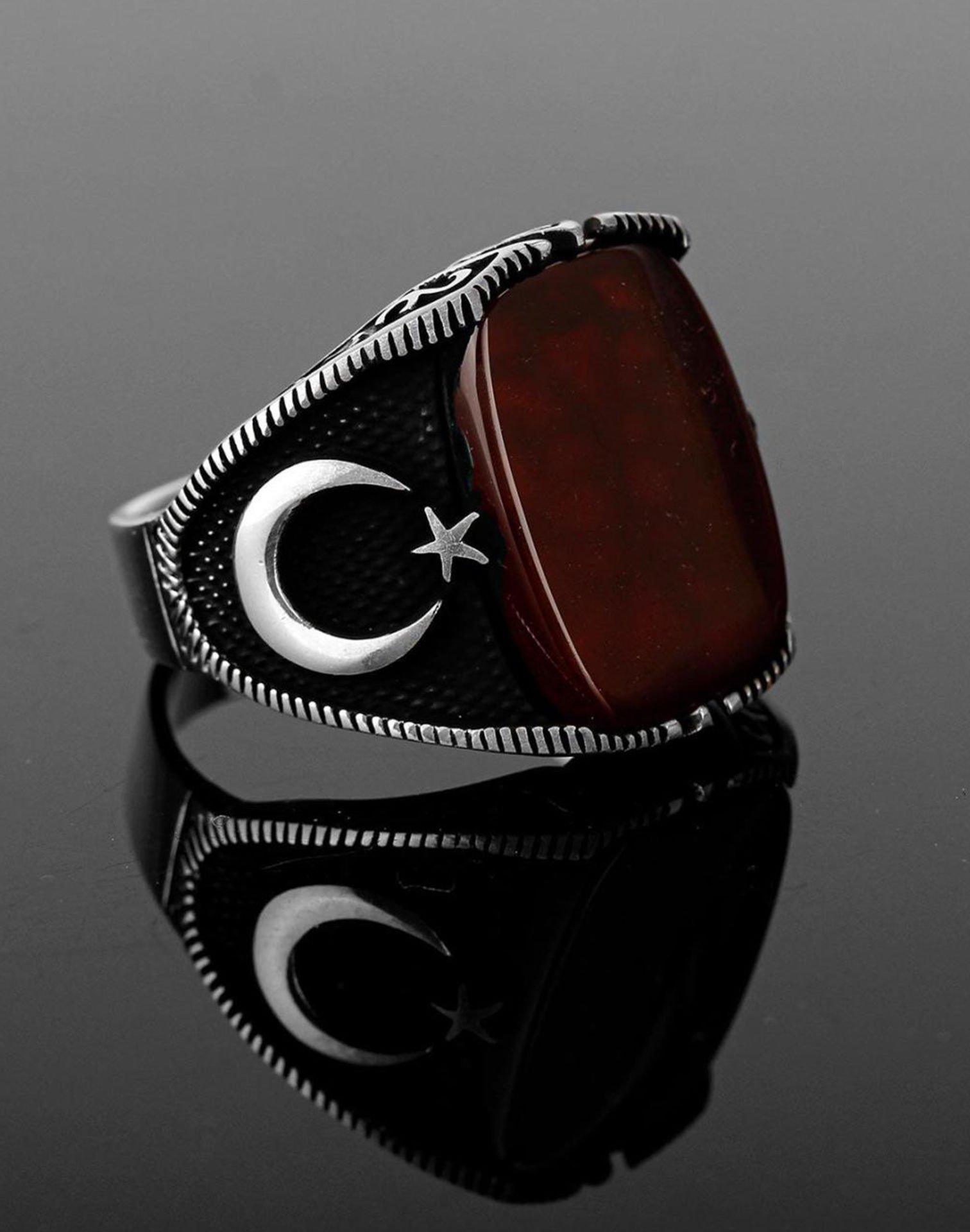 925 Ayar Ay Yıldız Desenli Akik Taşlı Gümüş Erkek Yüzüğü