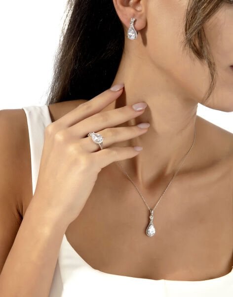 925 Ayar Zirkon Taşlı Pırlanta Modeli Gümüş Takı Seti