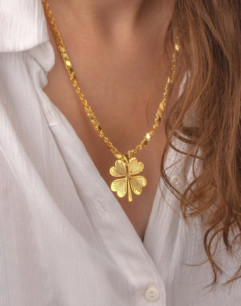 925 Ayar Gümüş Pullu Zincirli Kalemli Yonca Kolye