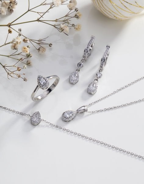 Pırlanta Modeli Damla Taşlı Takı Seti