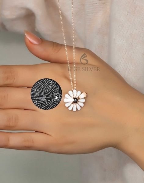 100 Dilde Seviyorum Yazılı İsimli Papatya Kolye