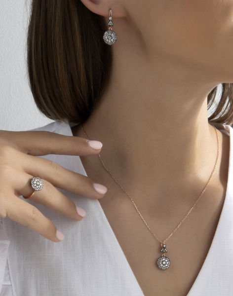 Elmas Montürü Gümüş Gül Modeli Takı Seti