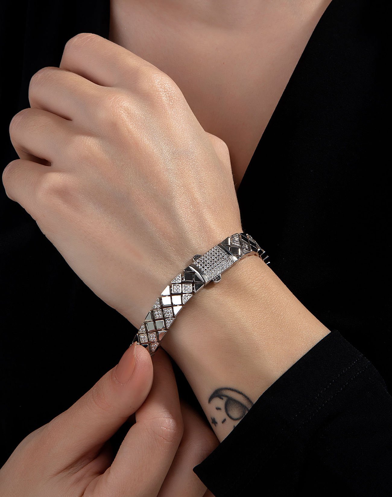 Pırlanta Modeli İçi Boş Özel Tasarım Bileklik