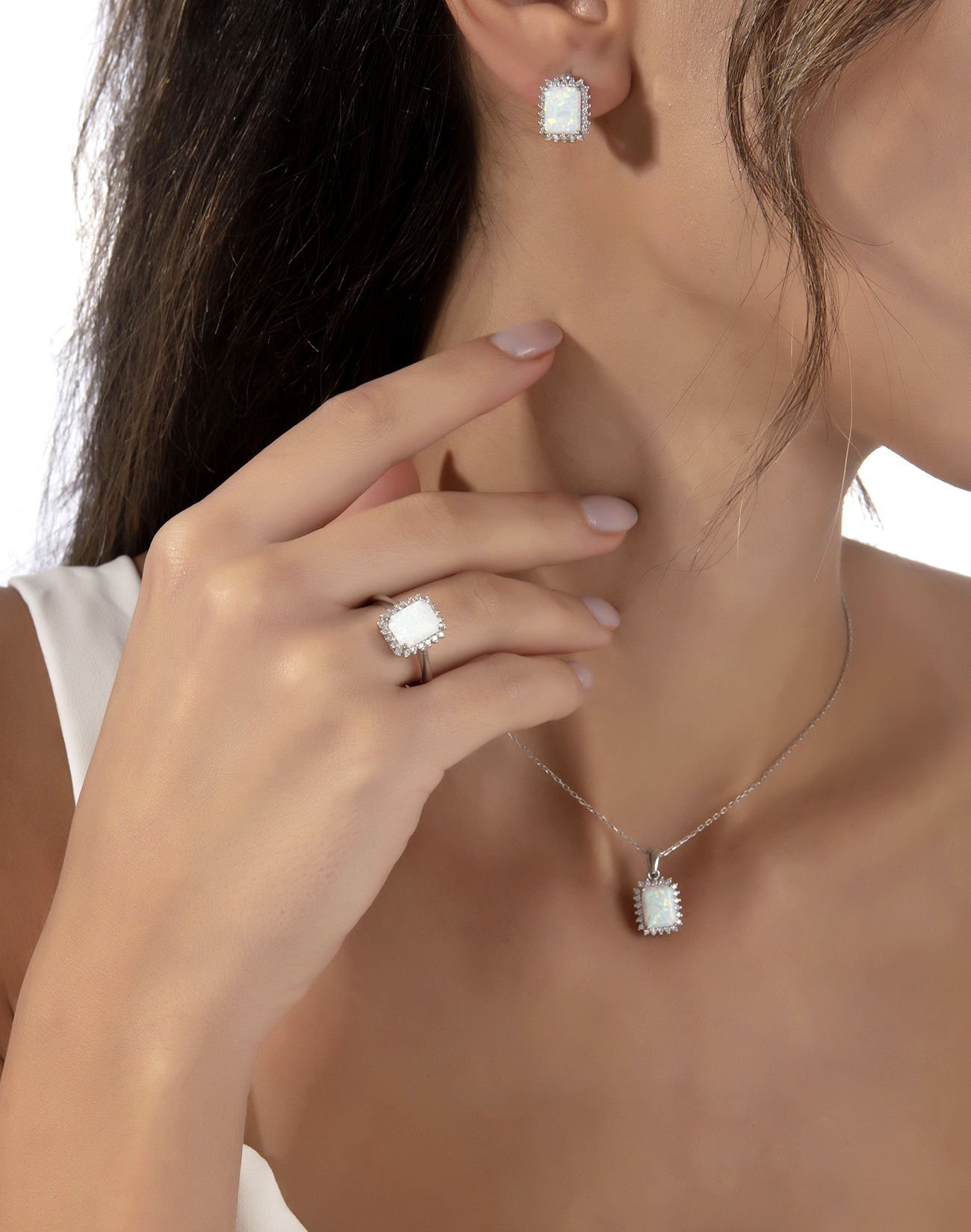 925 Ayar Beyaz Opal Taşlı Baget Gümüş Takı Seti