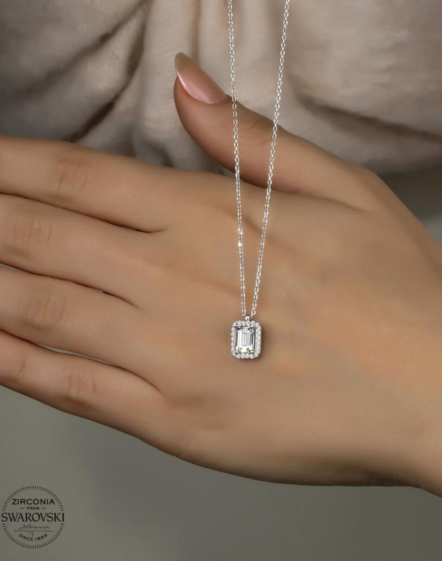 Baget Taşlı Gümüş Swarovski Kolye