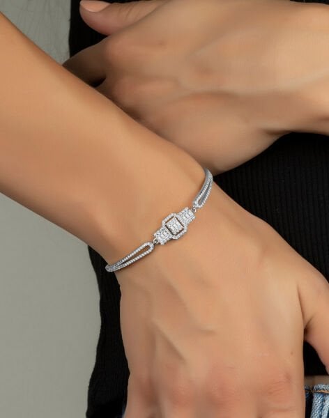 Baget Taşlı Kelepçe Modeli Gümüş Bayan Bilekliği