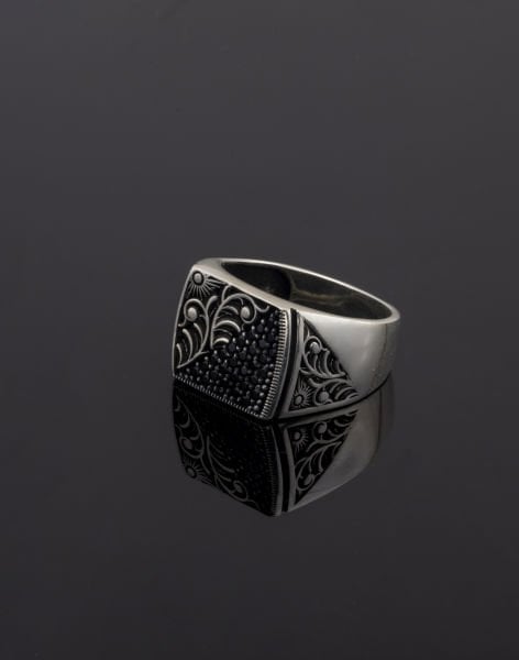 Oniks Taşlı Ajör İşlemeli El İşçiliği Erkek Yüzüğü