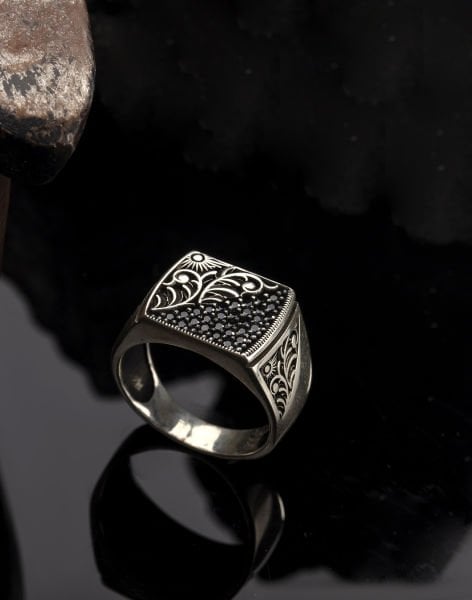 Oniks Taşlı Ajör İşlemeli El İşçiliği Erkek Yüzüğü