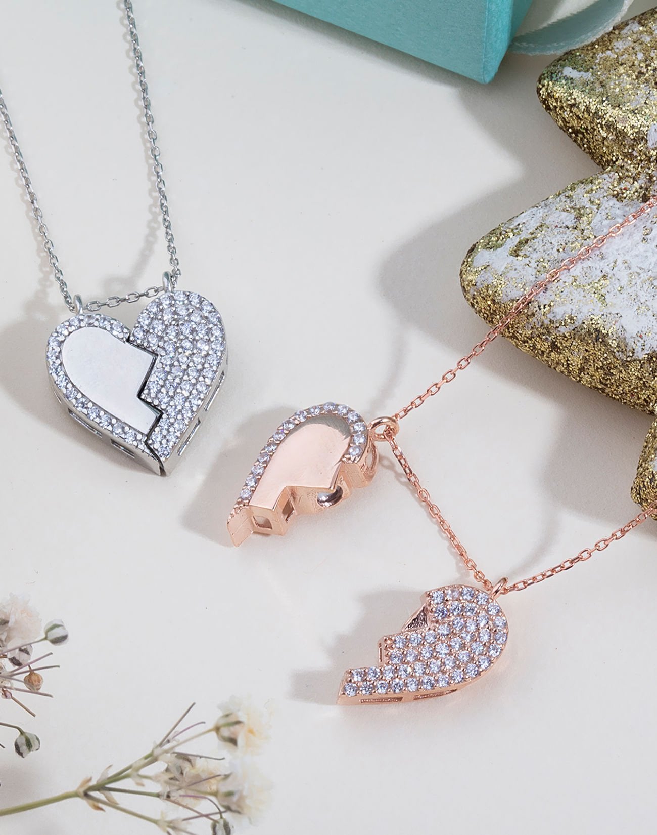 Gümüş Kalp Modeli Mıknatıslı Kolye