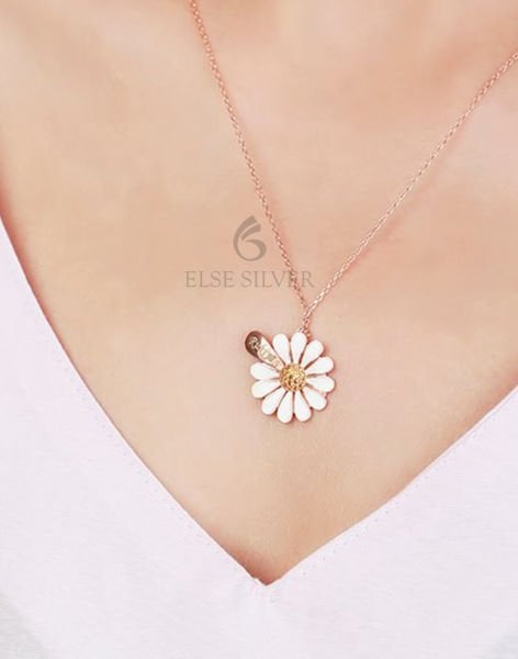 925 Ayar Gümüş İsimli Papatya Kolye