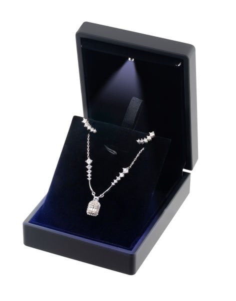 Sevgililer Gününe Özel Işıklı Kutuda 925 Ayar Gümüş Zirkon Taşlı Zarif Gerdanlık ve Küpe Kombin