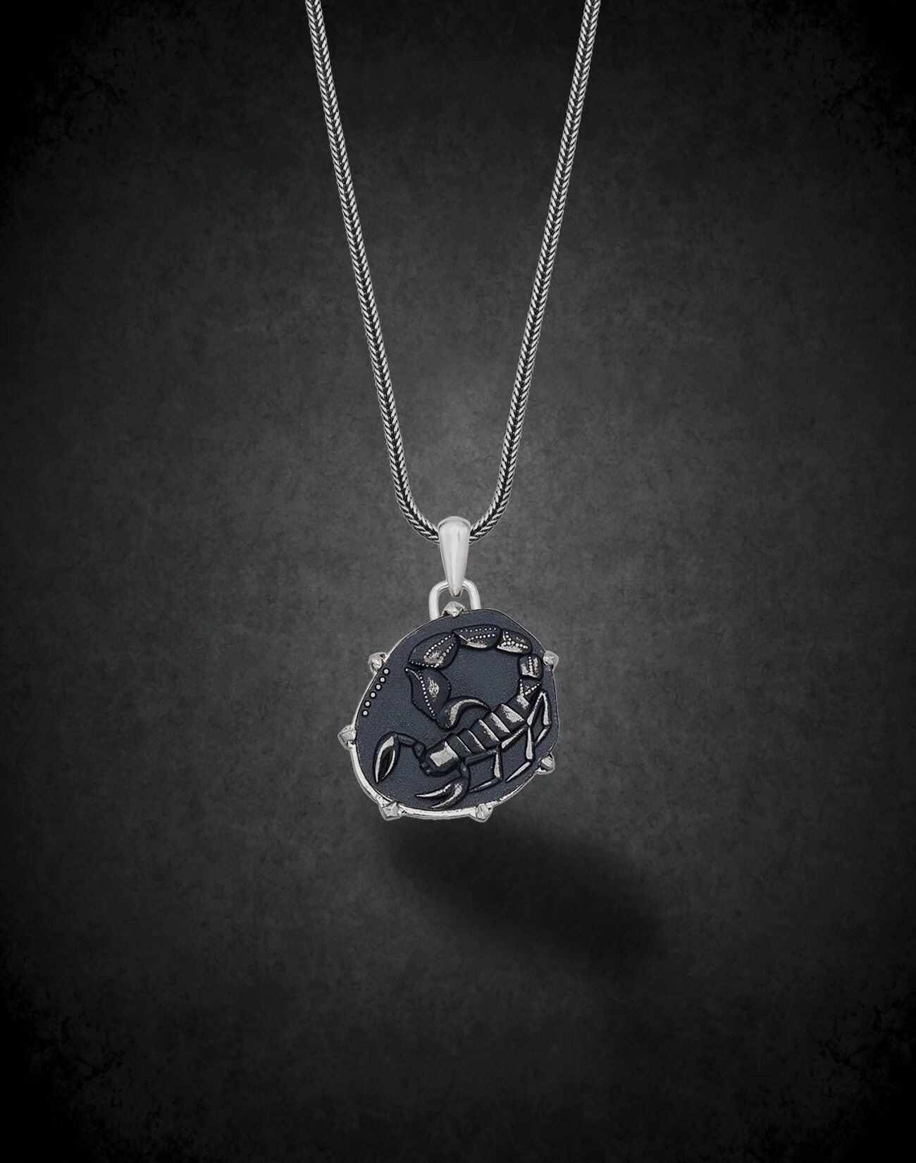 Akrep Burcu Gümüş Kolye