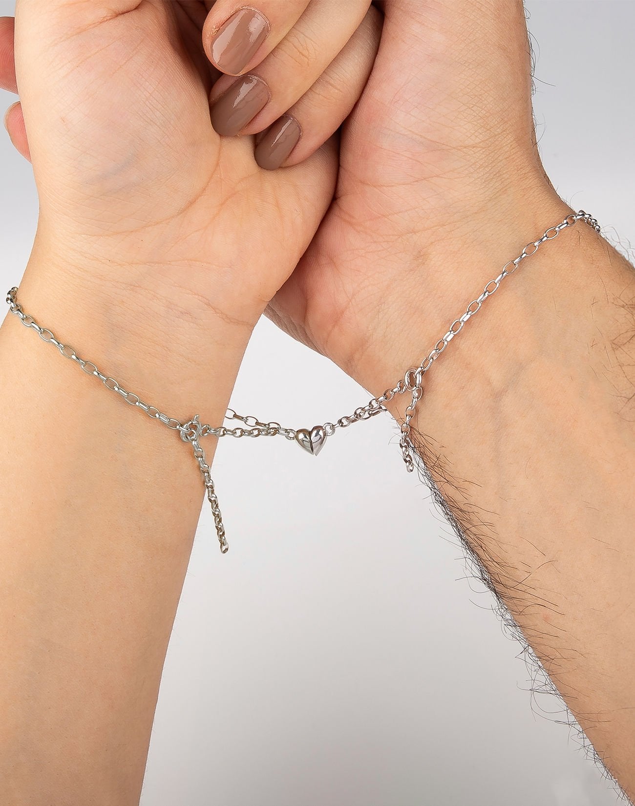 925 Ayar Gümüş Mıknatıslı Kalplerin Birleşimi Sevgililer Günü Bilekliği Rodyum Kaplama