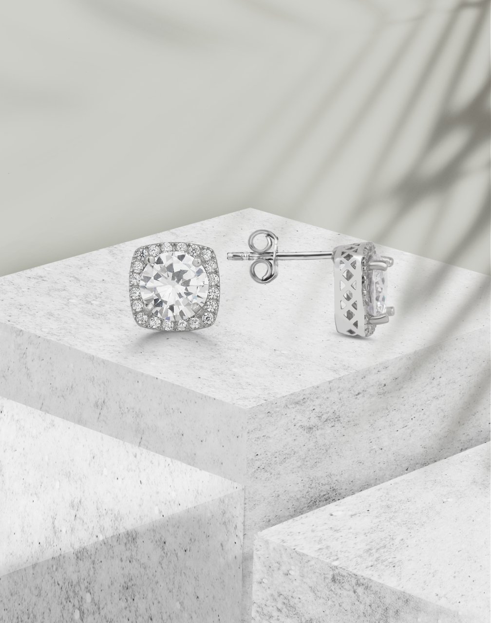 Kare Elmas Montürü Gümüş Küpe