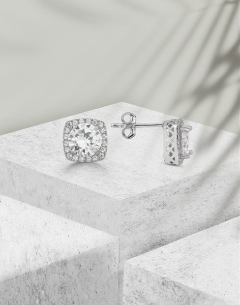 Kare Elmas Montürü Gümüş Küpe