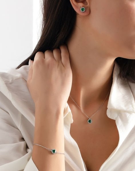 925 Ayar Kare Baget Taşlı Gümüş Takı Seti YEŞİL