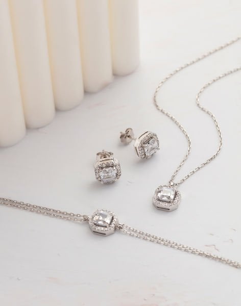 925 Ayar Kare Baget Taşlı Gümüş Takı Seti BEYAZ