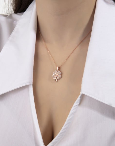 Kişiye Özel Gümüş Açılır Yonca Kolye