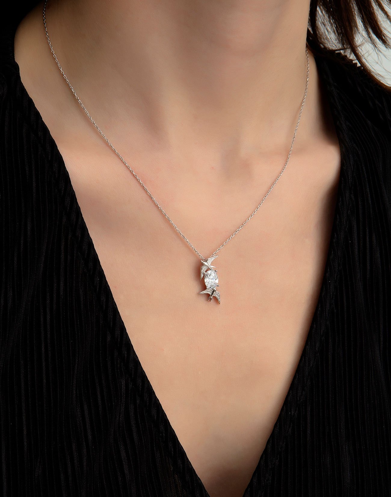 925 Ayar Gümüş Tek Taş Kırlangıç Kolye