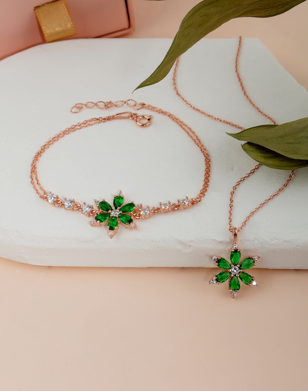 Gümüş Nergis Çiçeği Takı Seti YEŞİL