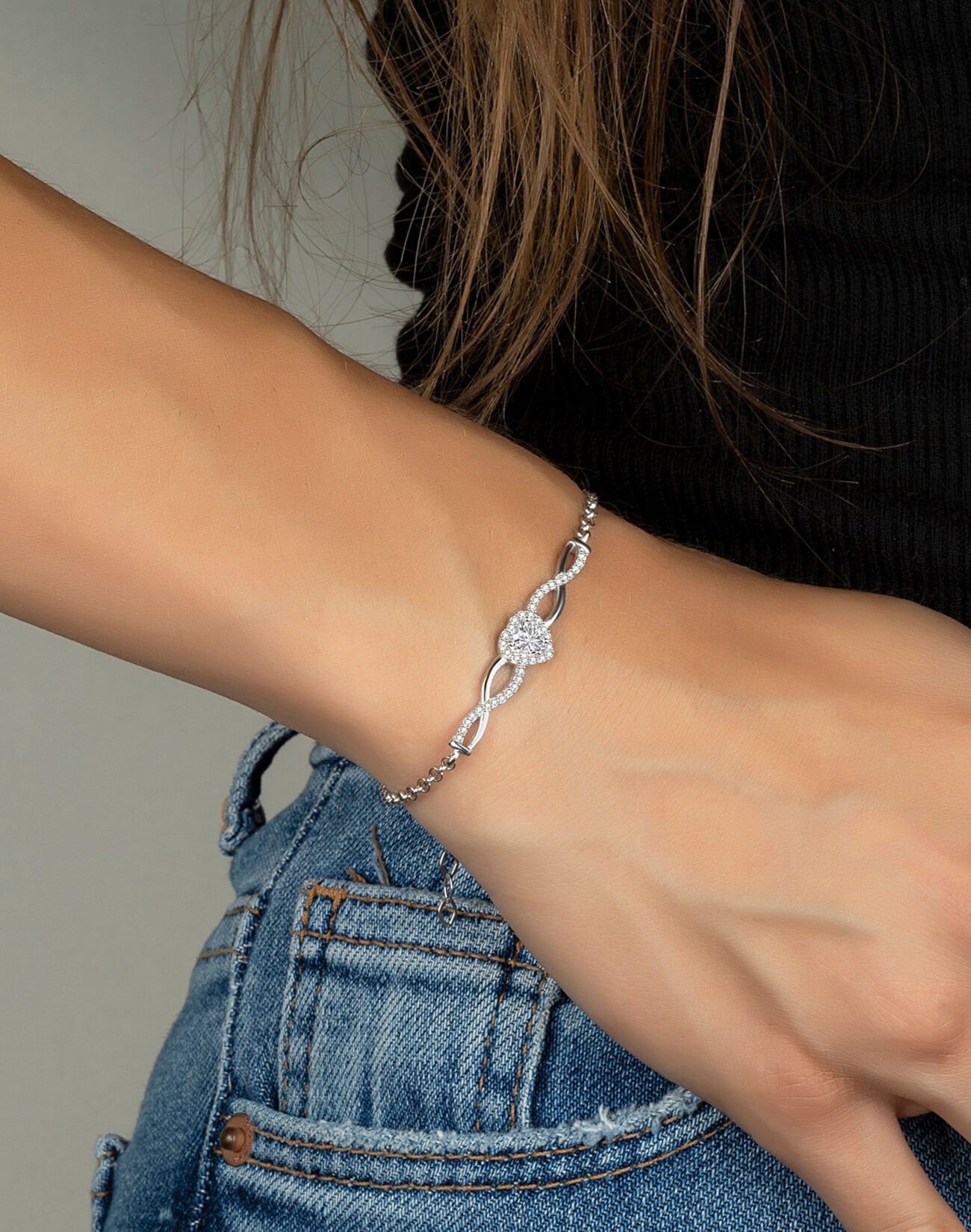 Doc Zincirli Sonsuzluklu Kalp Gümüş Bileklik