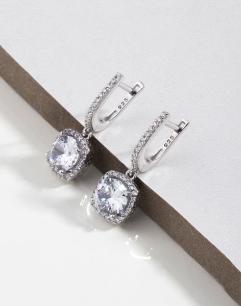 Klasik Pırlanta Modeli Sallantılı Gümüş Küpe