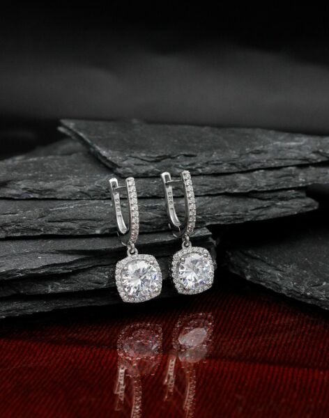 Klasik Pırlanta Modeli Sallantılı Gümüş Küpe