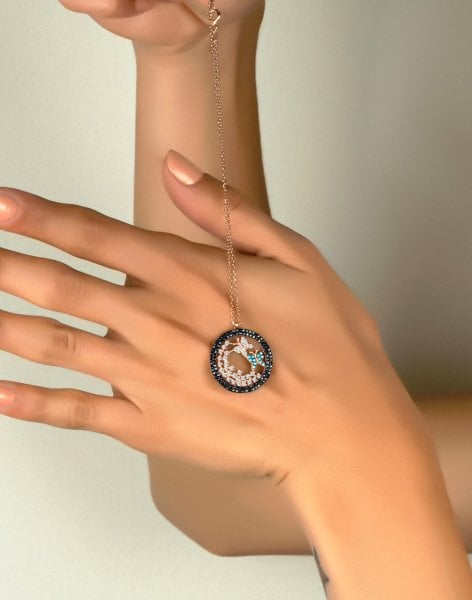 Siyah Taşlı Gümüş Kelebek Yuvası Kolye