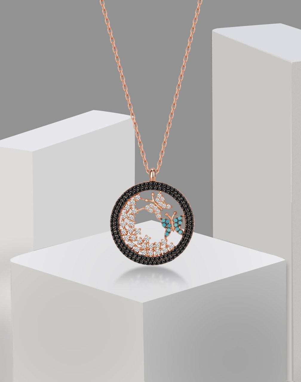 Siyah Taşlı Gümüş Kelebek Yuvası Kolye