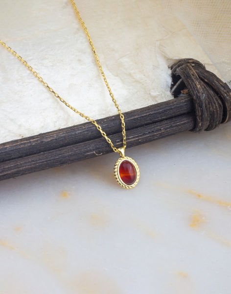 925 Ayar Kırmızı Taşlı Oval Minimal Gümüş Kolye